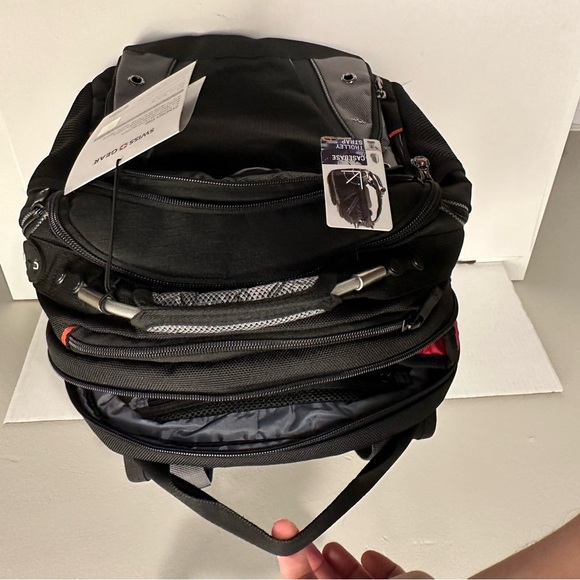 SwissGear - "NWT" Synergy Backpack for 16" Laptop Black and Gray MBS Logo - Picture 8 of 15